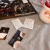 Åbne låger fra Odderkalenderen med gavebeviser til lokale butikker i Odder