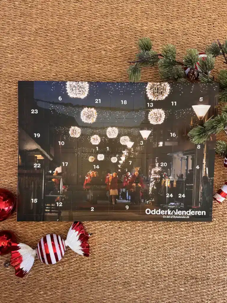 Forsiden af Odderkalenderen julekalender med lokale motiver