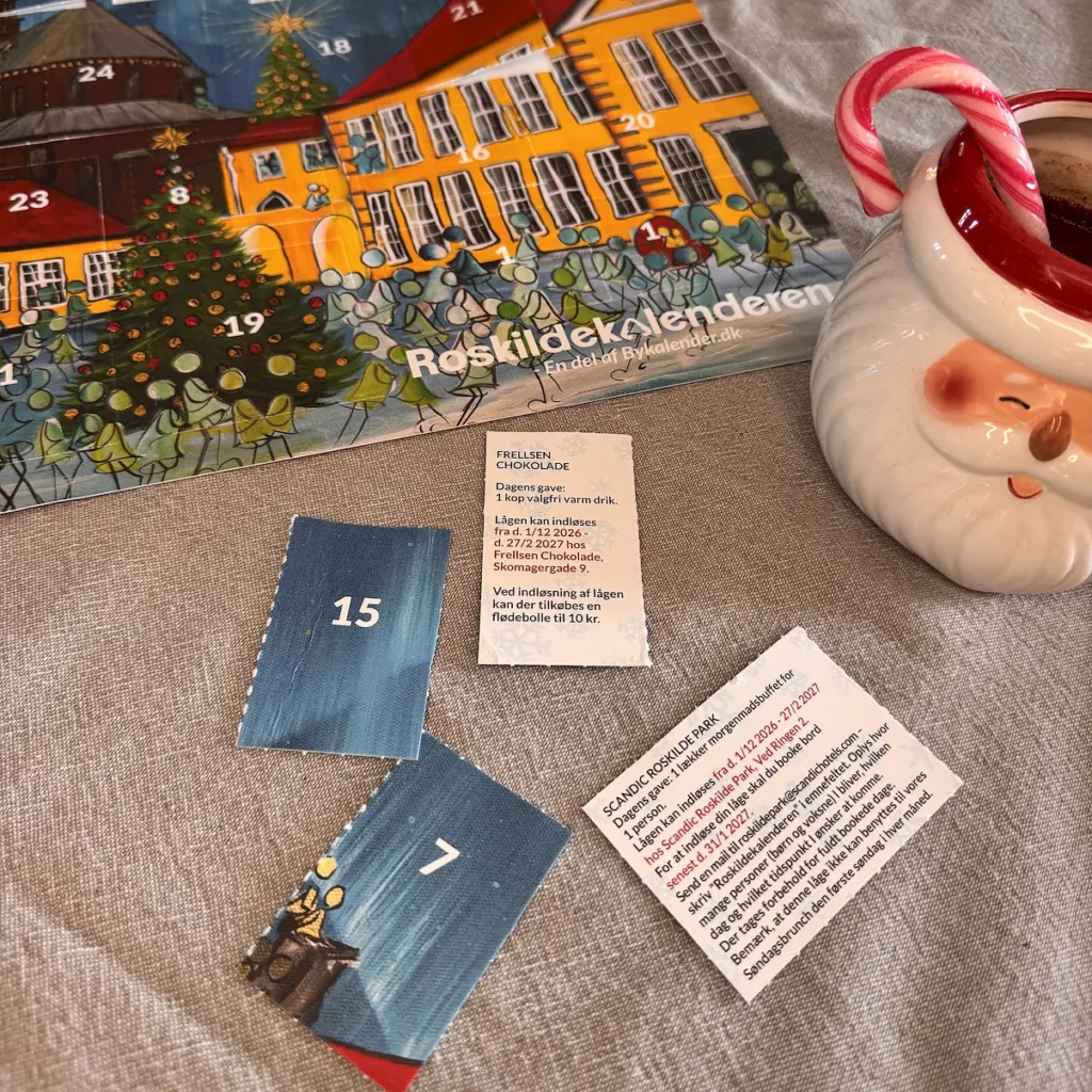 Åbne låger fra Roskildekalenderen med gavebeviser til lokale butikker i Roskilde