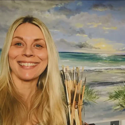 Forsidekunstner Trine Matea Kostending